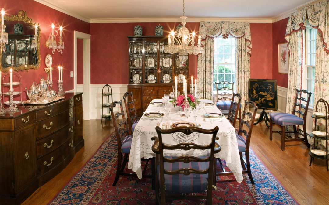Respecting the design principals of this 18th century-styled home, traditionally painted architectural details and coordinated mouldings were chosen by Boston Interior Designer Elizabeth Swartz Interiors, transforming the interiors into bright and sophisticated living spaces for everyday family living and entertaining.