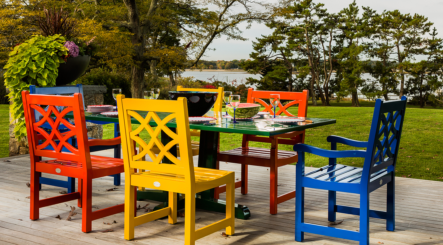 Colorful and easy outdoor living are for dining and entertaining in Hingham, MA.